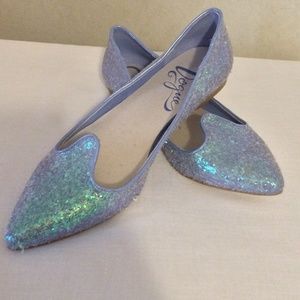 Periwinkle Lady is a Vamp Flat